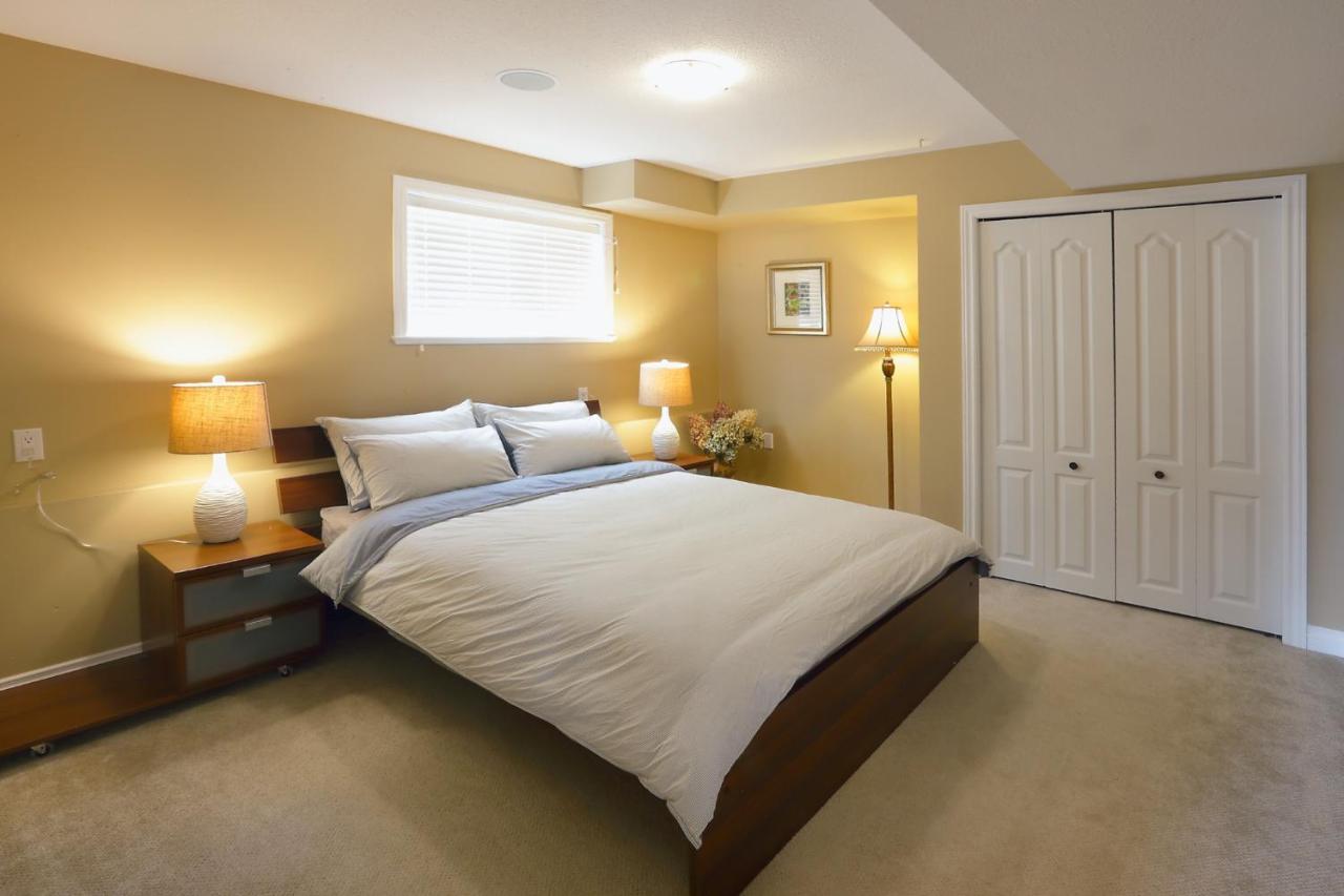 Lovely J Home -Stunning River View Cozy Two Bedroom Private Suite New Westminster Esterno foto