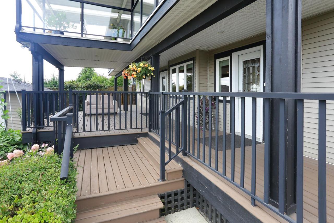 Lovely J Home -Stunning River View Cozy Two Bedroom Private Suite New Westminster Esterno foto