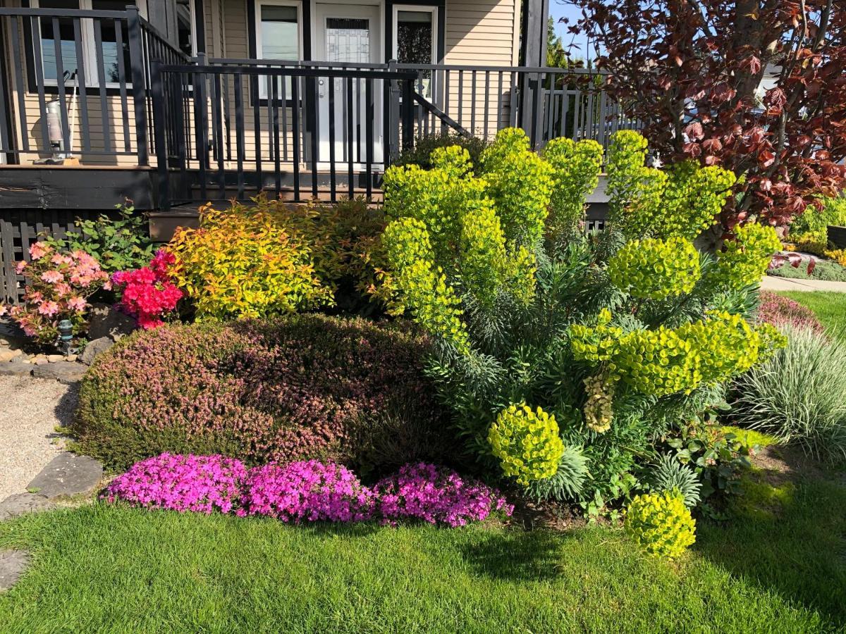 Lovely J Home -Stunning River View Cozy Two Bedroom Private Suite New Westminster Esterno foto