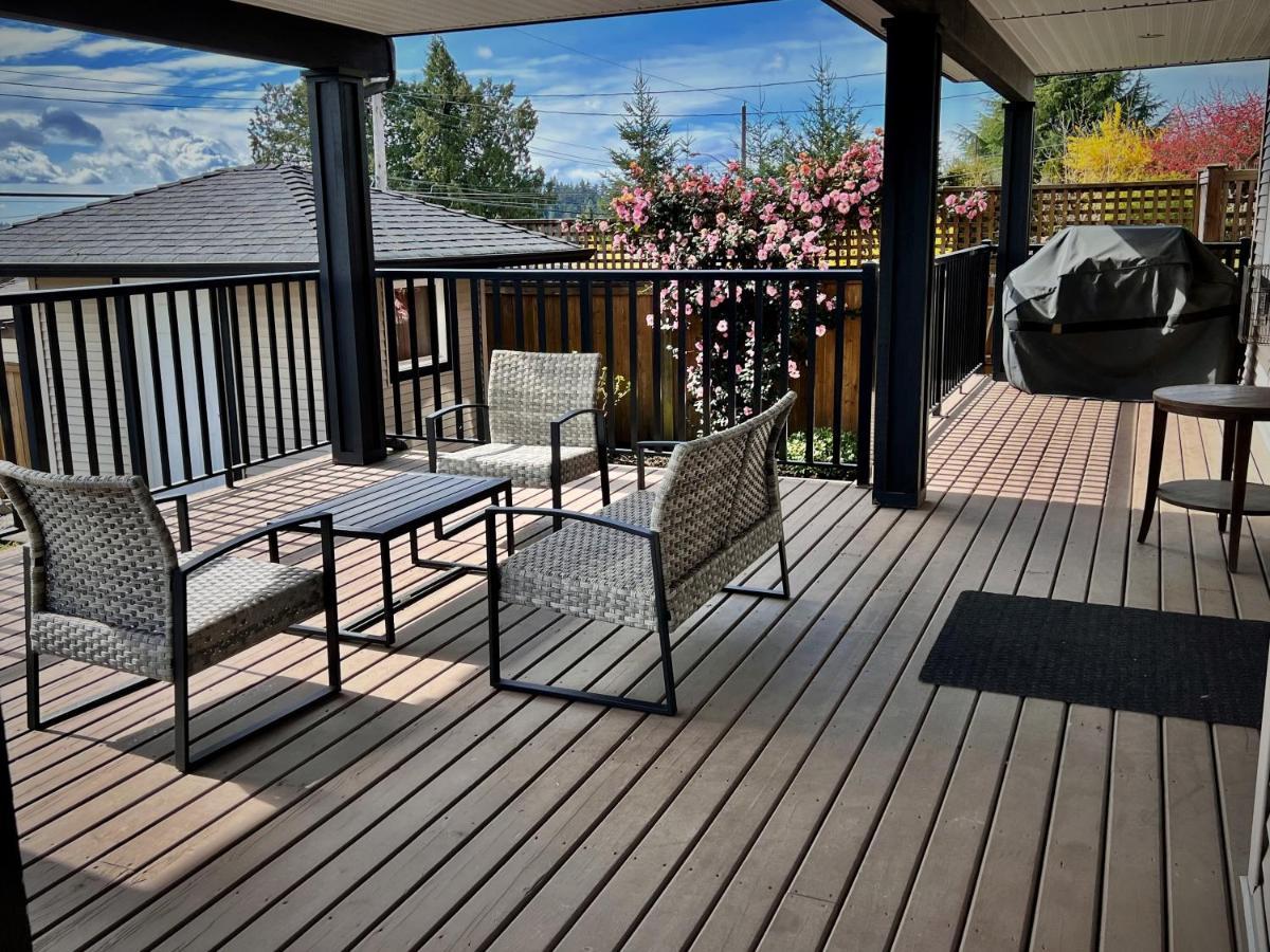 Lovely J Home -Stunning River View Cozy Two Bedroom Private Suite New Westminster Esterno foto